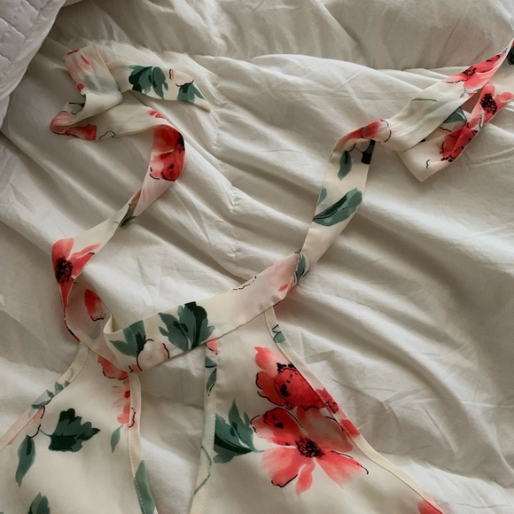 Flower Halter Neck Tank Top - Picture 4 of 6